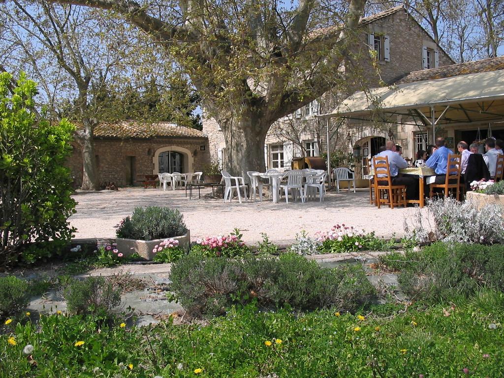 Bed and Breakfast Mas Des Vertes Rives Châteauneuf-de-Gadagne Exterior foto